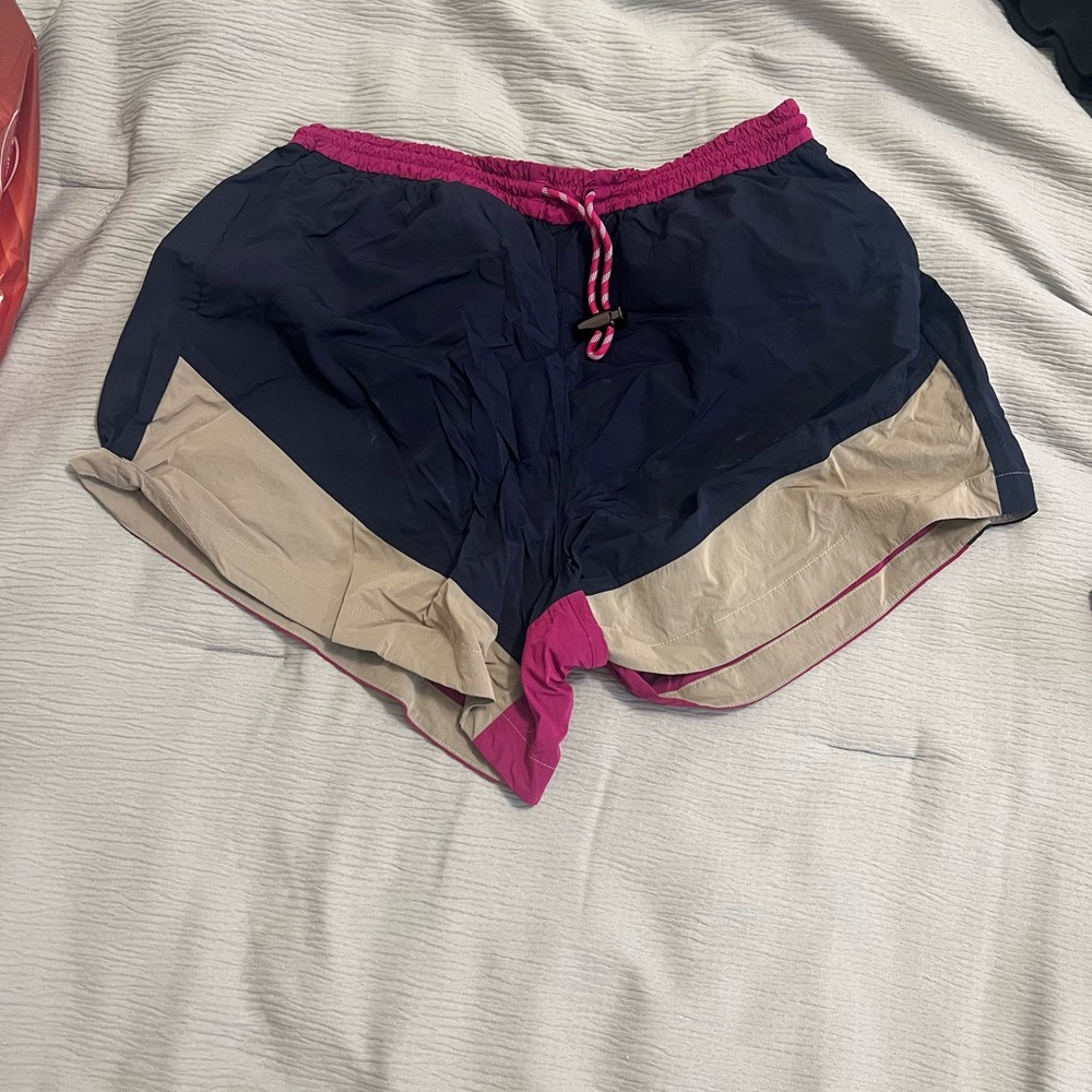 Lululemon shorts size 8